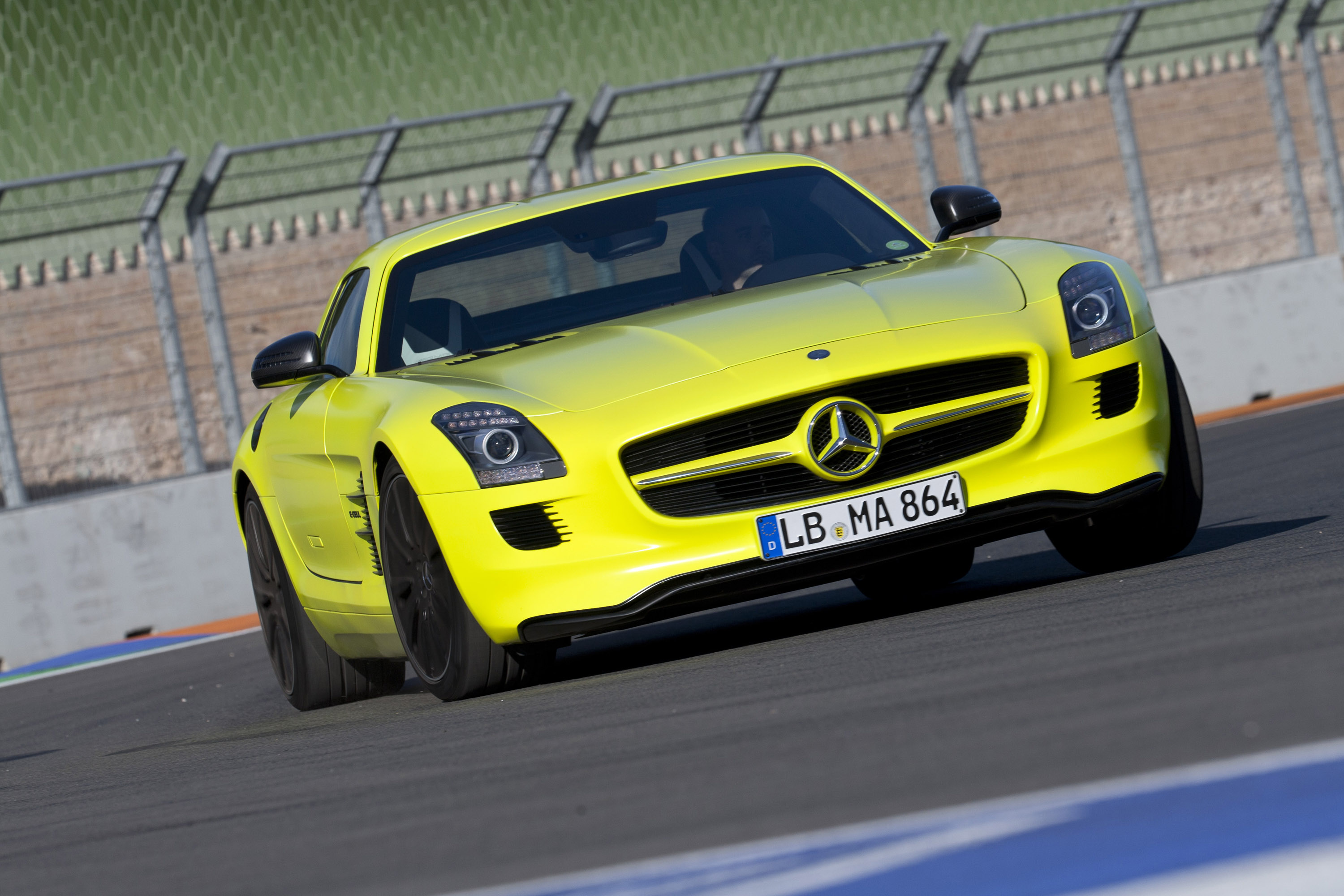 Mercedes SLS 2000