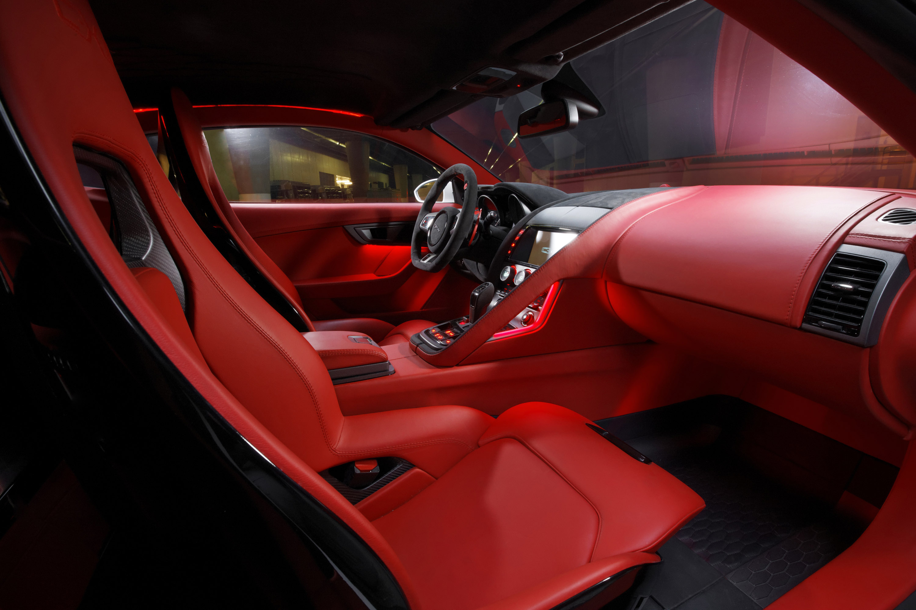 Самый красивый салон. 2011 Jaguar c-x16 Concept салон. Ягуар красный салон. Красивый салон авто. Шикарный салон автомобиля.