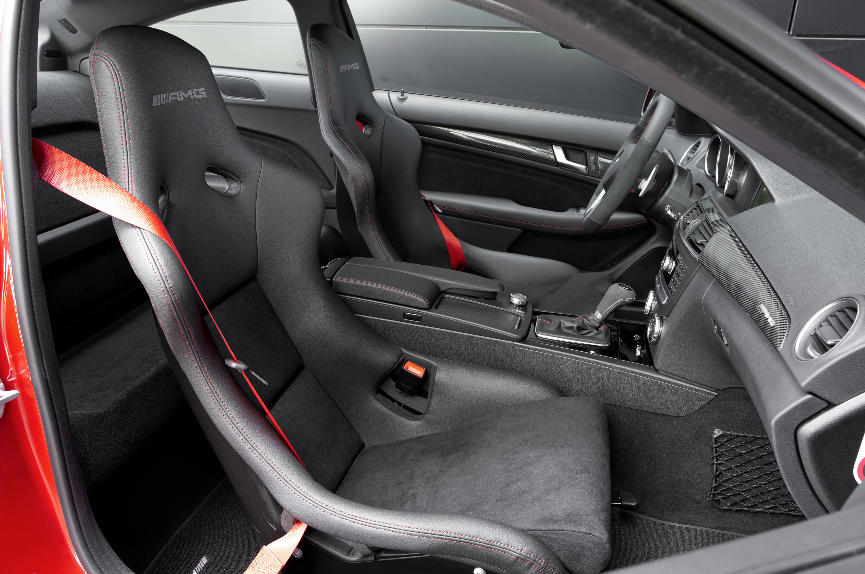 Mercedes Benz c63 AMG салон