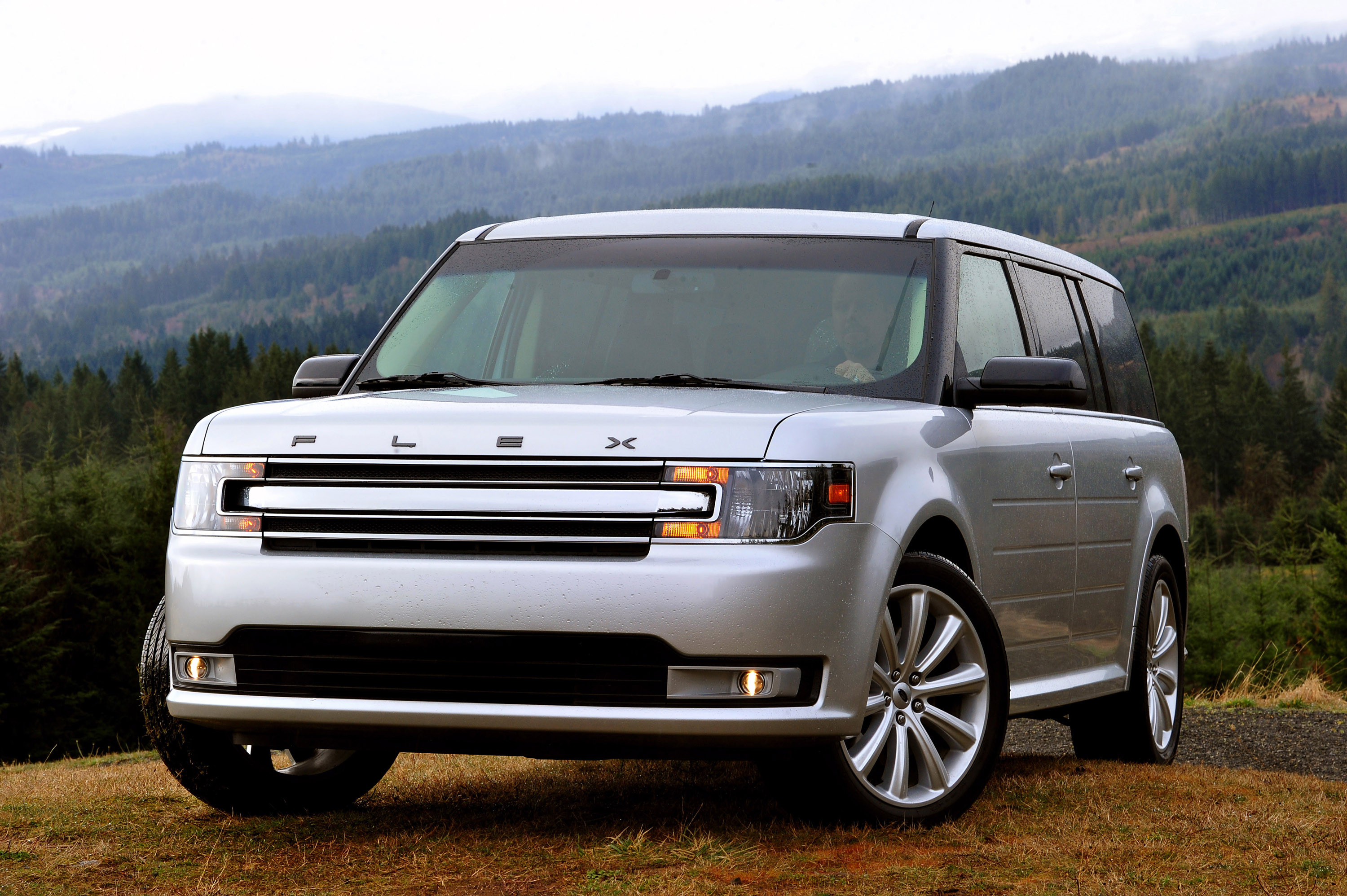 Приму форда. Ford Flex 2013. Ford Flex 223. Ford Flex 2022. Форд джип квадратный.