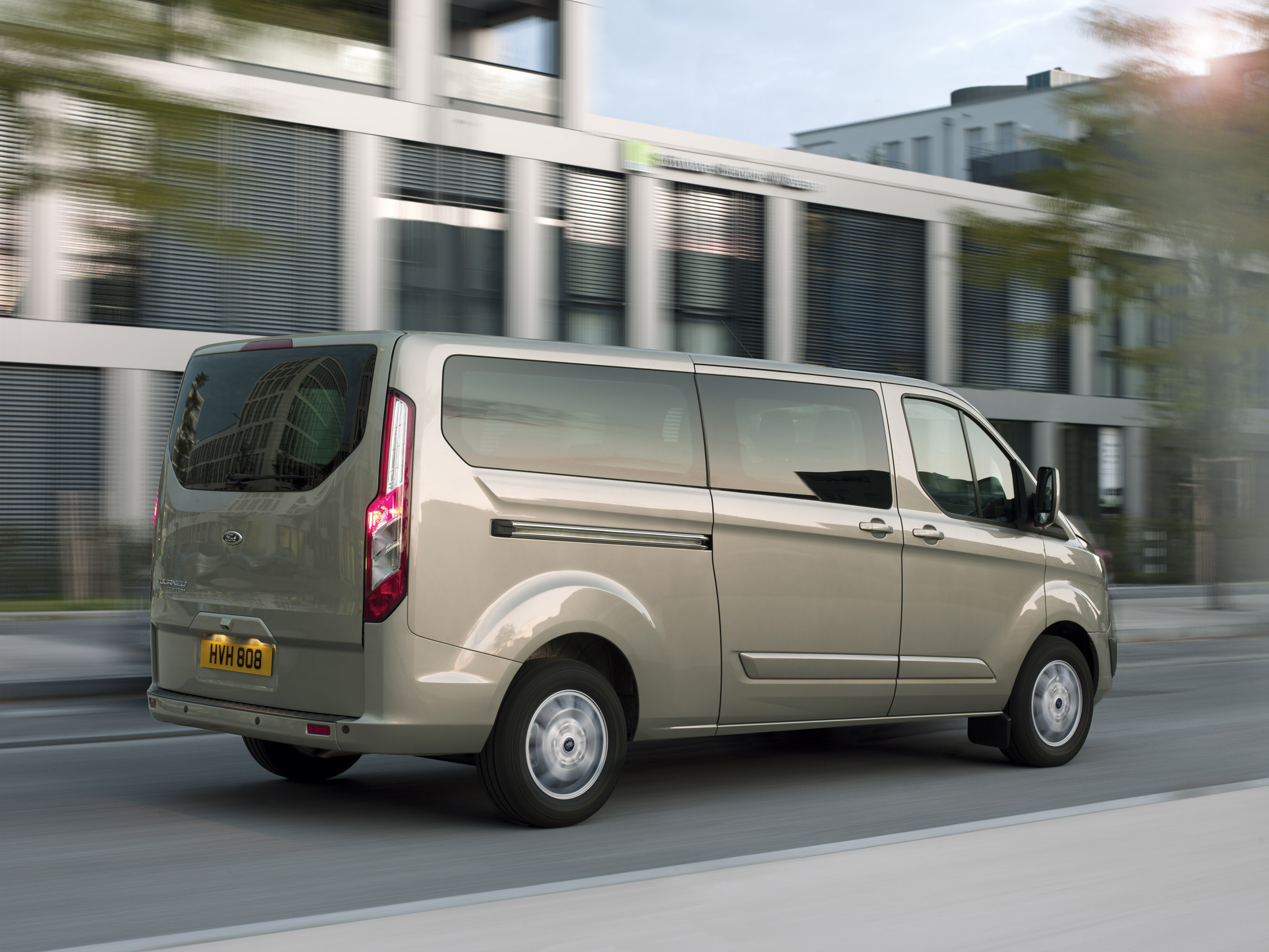 Автомобили более 8 мест. Ford Tourneo/Transit Custom 2012. Ford Tourneo Custom 2013. Ford Tourneo 2013. Форд Tourneo Custom.