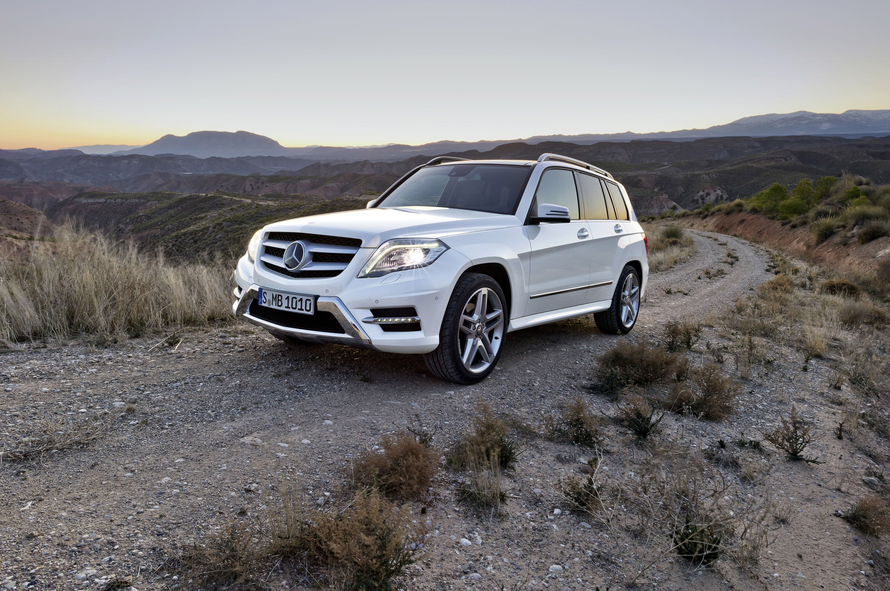 G l p. Мерседес GLK 4matic. Mercedes Benz GLK 250. Мерседес-Бенц GLK 250 4 matic. Мерседес-Бенц GLС 250 4 Матiс.
