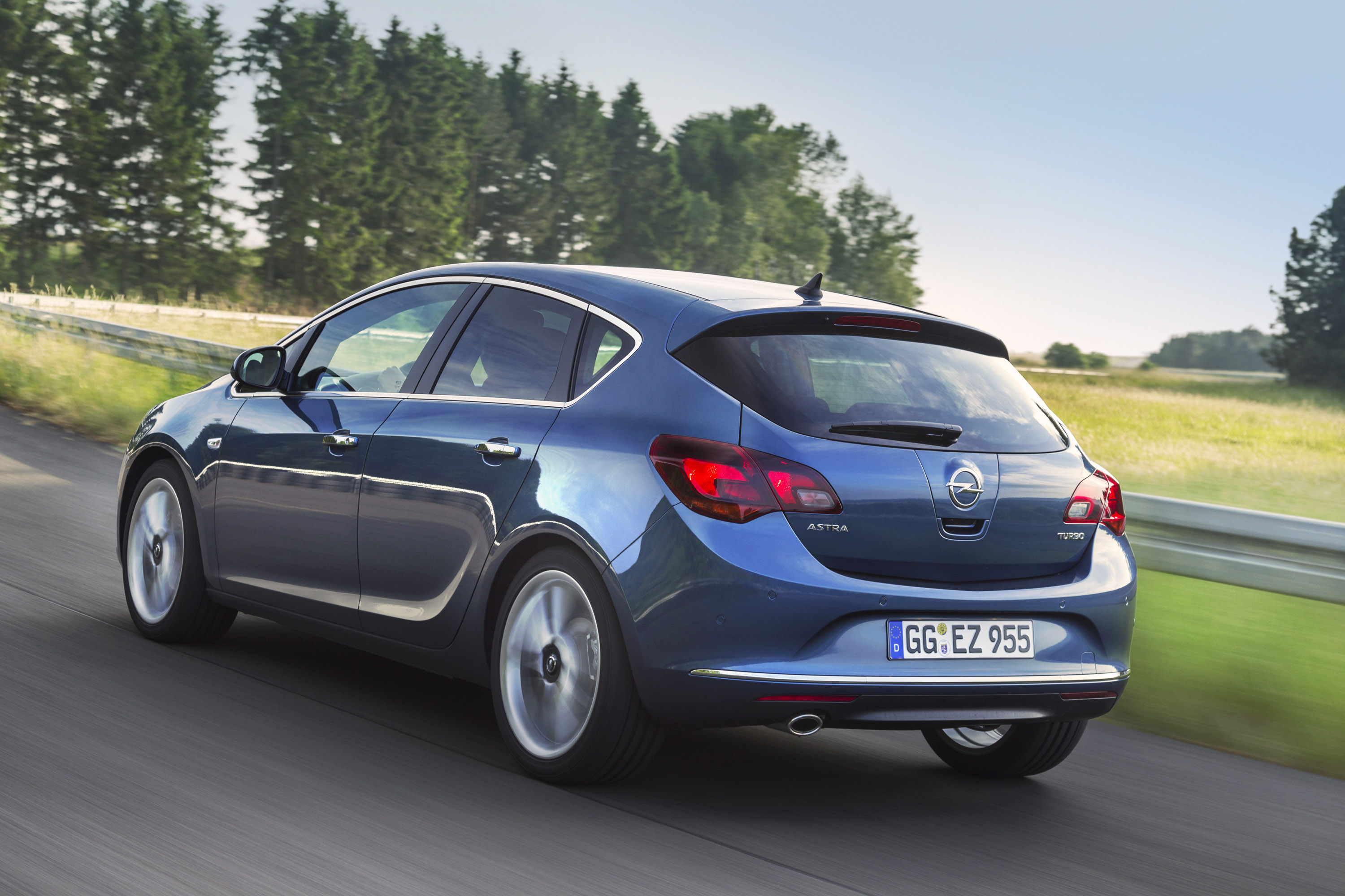 Б у авто опели. Opel Astra 2012. Opel Astra Hatchback. Opel Astra Hatchback 2012. Opel Astra j 2012.
