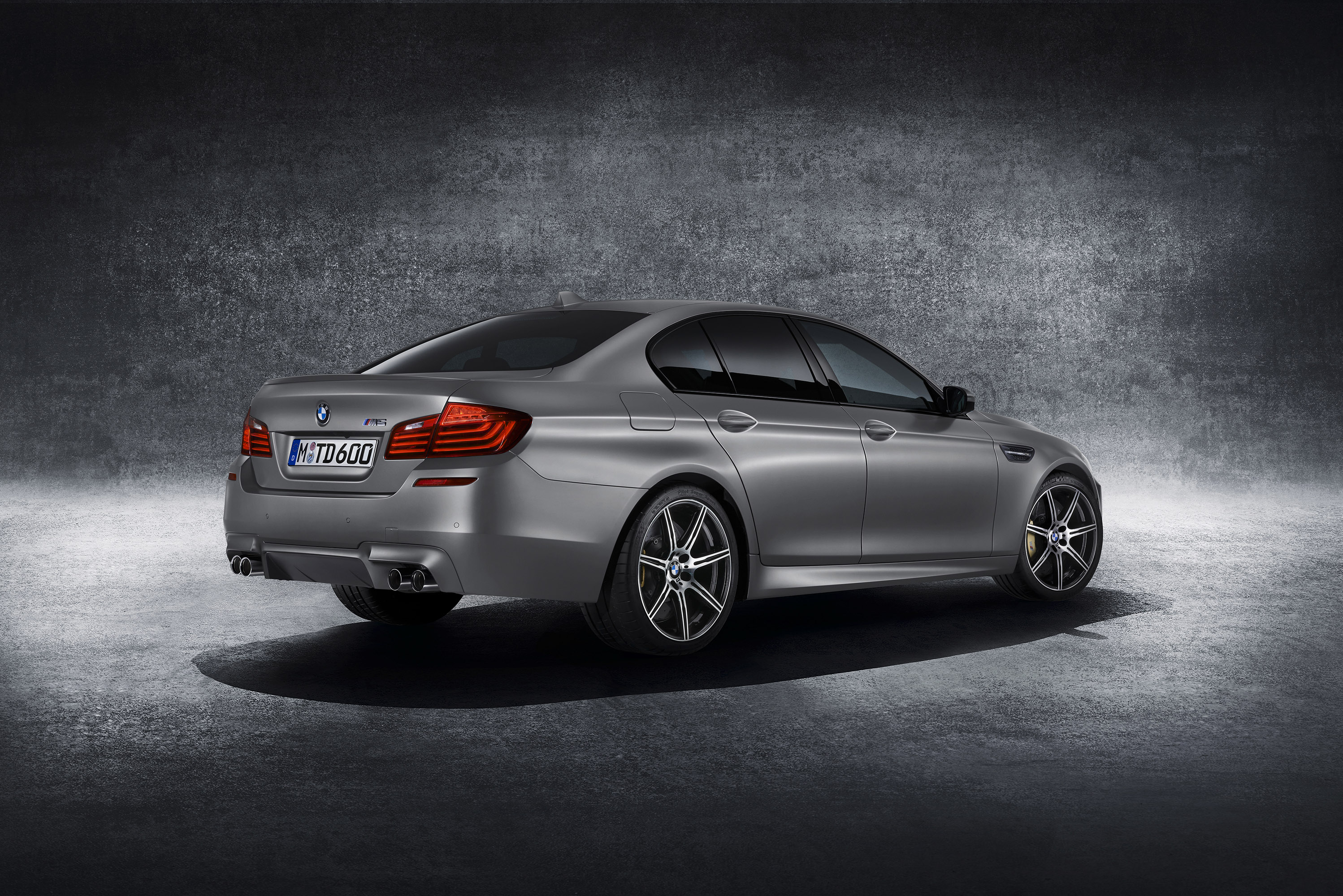 30 5 м. BMW m5 30. BMW m5 30 Jahre Edition. BMW m5 Jahre Edition. BMW m5 Special Edition.