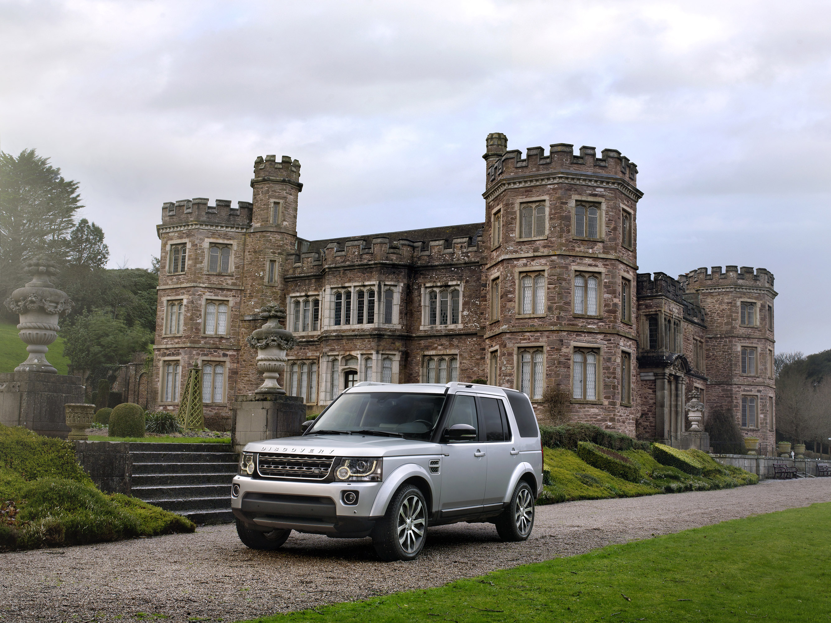 Фото ланд. Ленд Ровер Дискавери. Range Rover Discovery 4. Land Ровер Дискавери. Лэнд Ровер Дискавери 4 2014,.