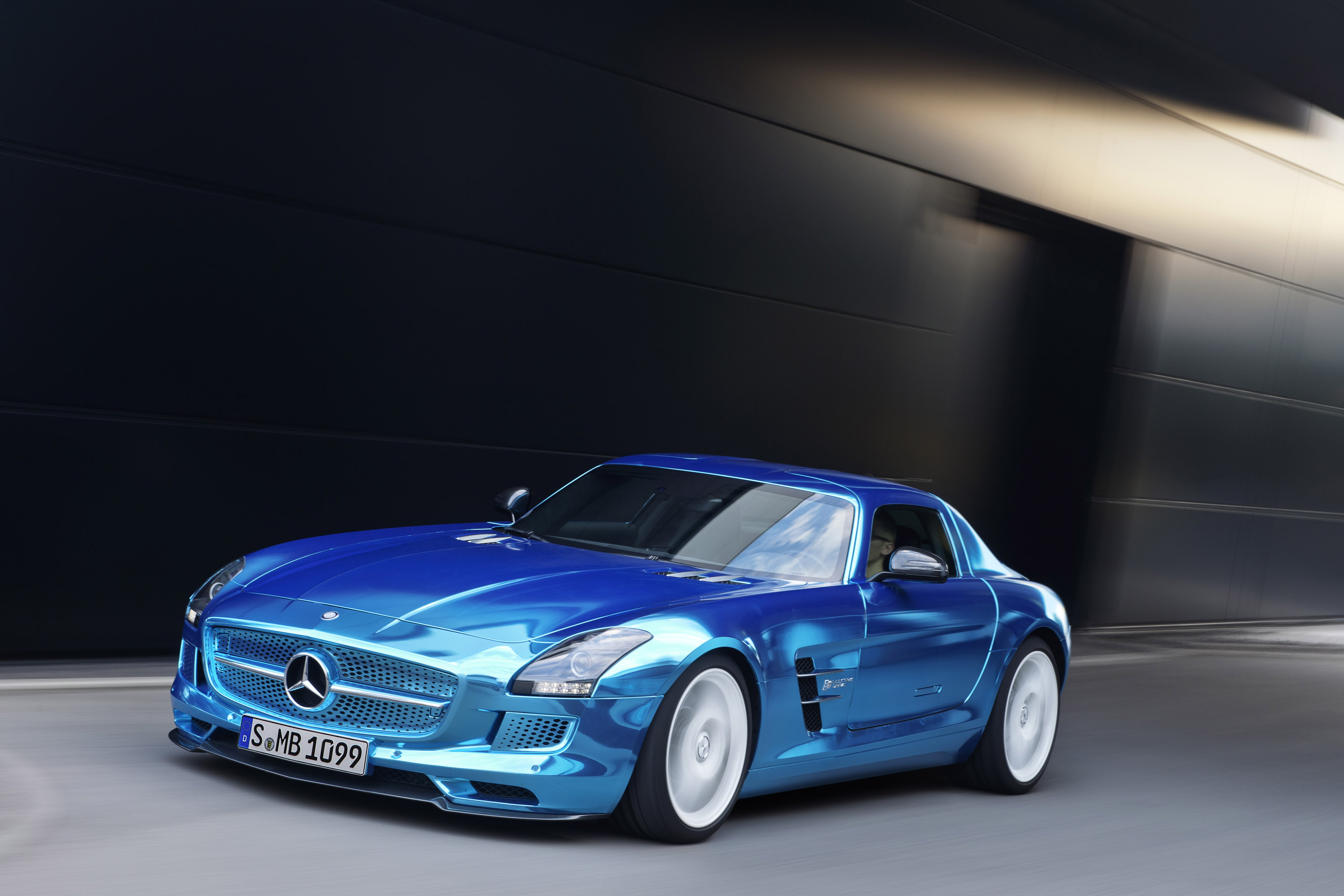 Мерседес быстрая машина. Mercedes Benz SLS AMG Electric Drive. Mercedes-Benz SLS AMG Coupe. Mercedes-Benz SLS AMG голубой. Mercedes SLS AMG купе.
