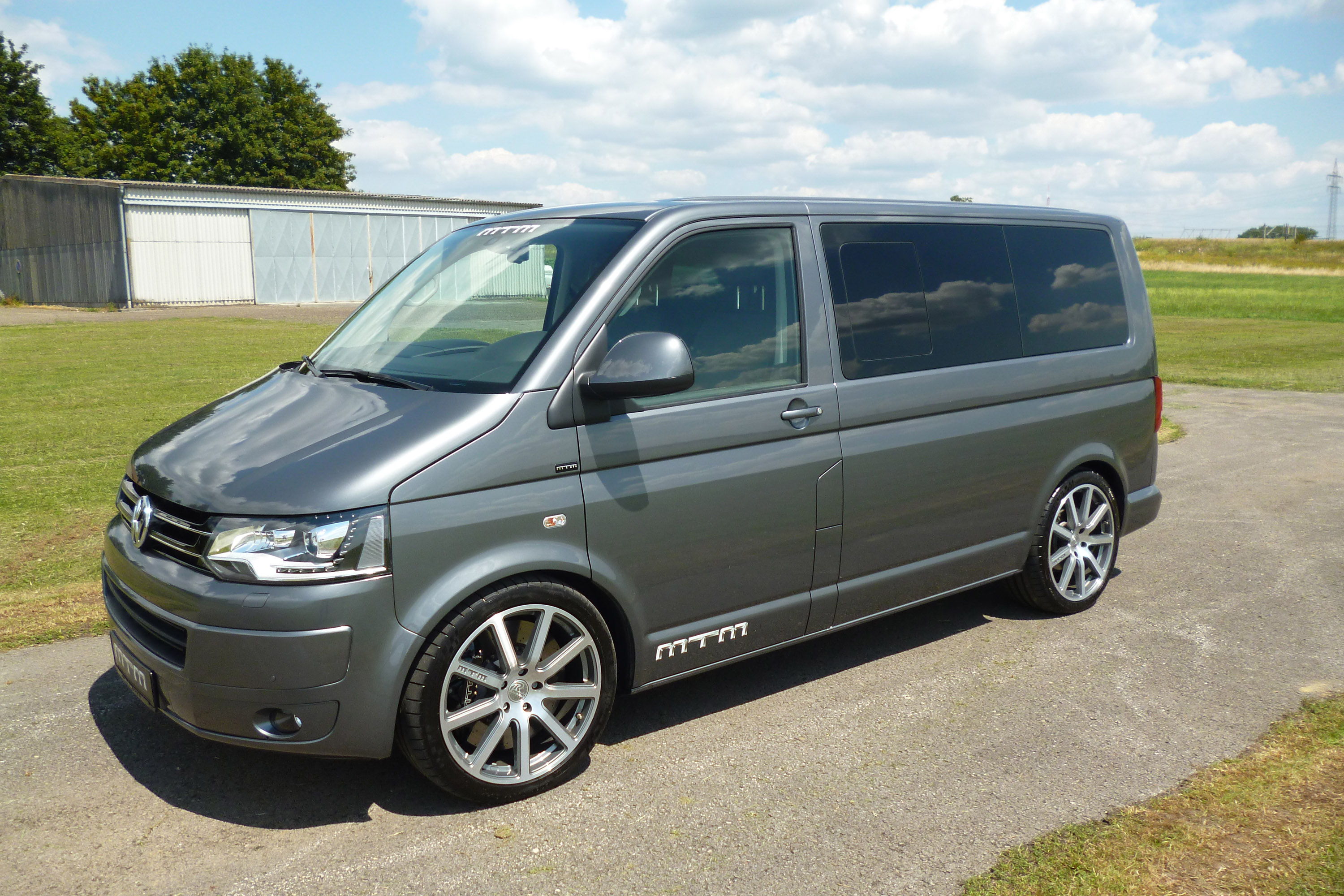 T 5t. VW Multivan t5. Volkswagen Multivan t5 tuned. VW t5 Transporter Multivan. Volkswagen t 5 Multivan т 5 Мультиван.