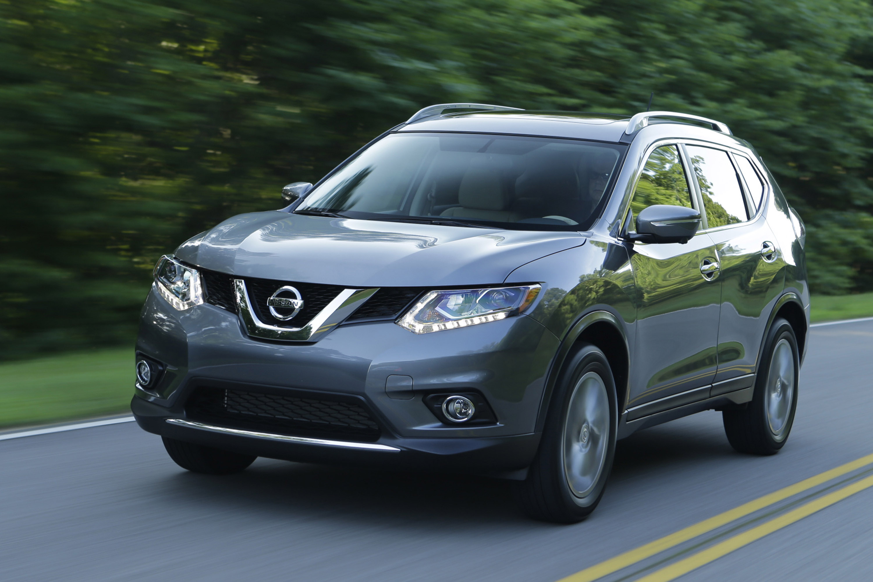 Почему не х трейл. Nissan Rogue 2015. Ниссан х-Трейл 2015. Nissan x-Trail 2014. Nissan x Trail 2015 года.