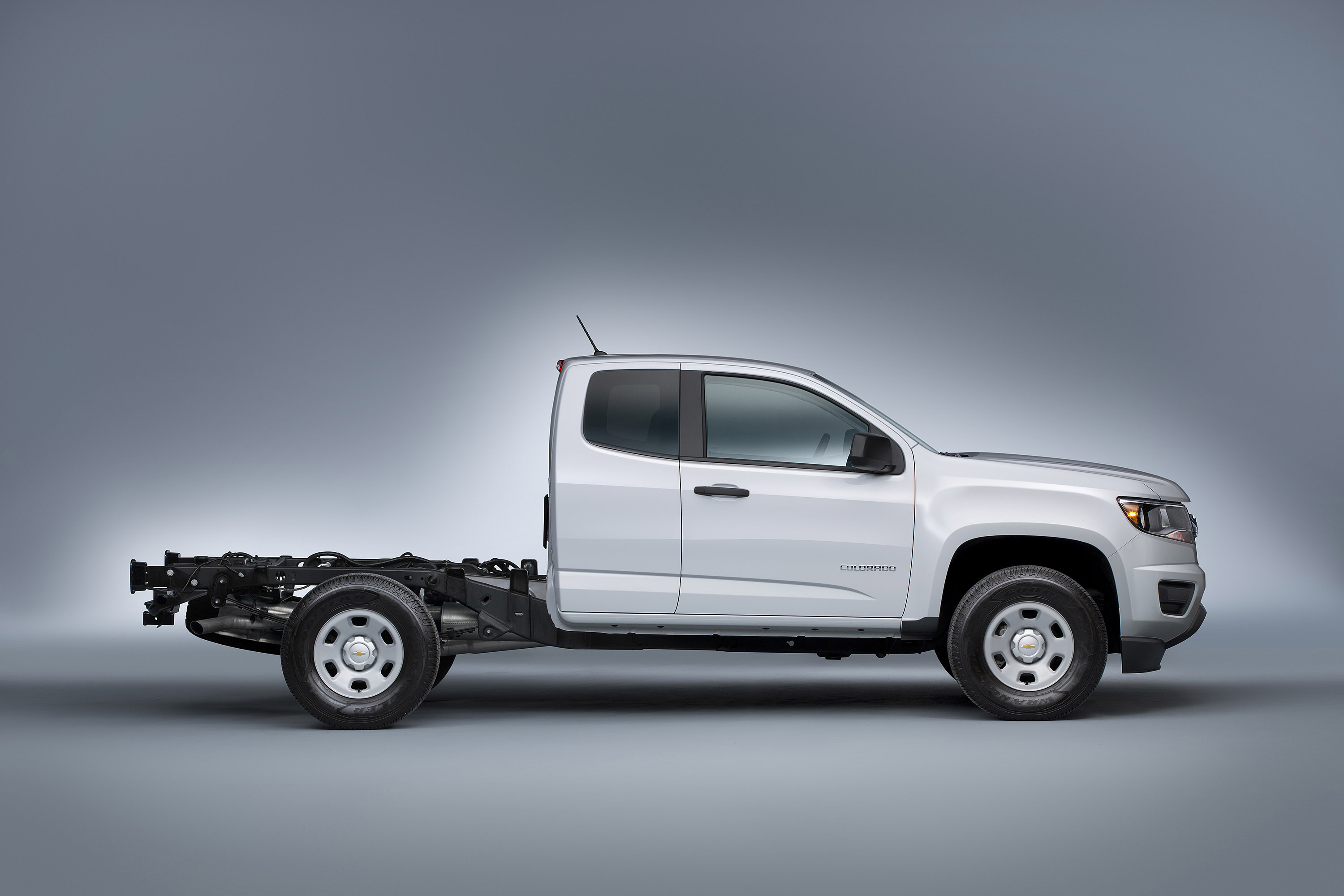 Машина с кузовом. Chevrolet Colorado 2000. Chevrolet Colorado WT. Chevrolet Colorado с удлиненной кабиной. Шевроле Колорадо борт.