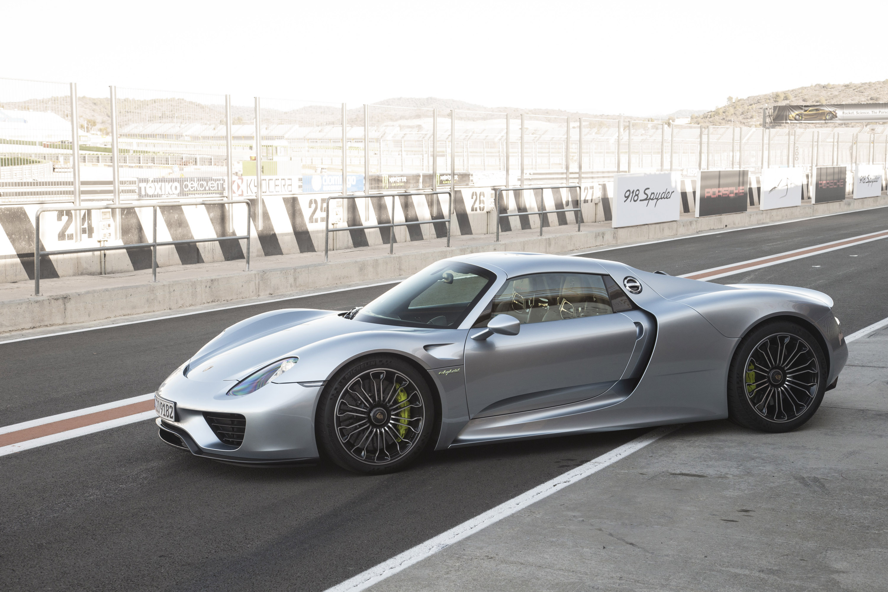 Ттд спайдер. Порше 918. Порше 918 Спайдер. Порше Спайдер 918 2014. Porsche 918 Spyder Concept.