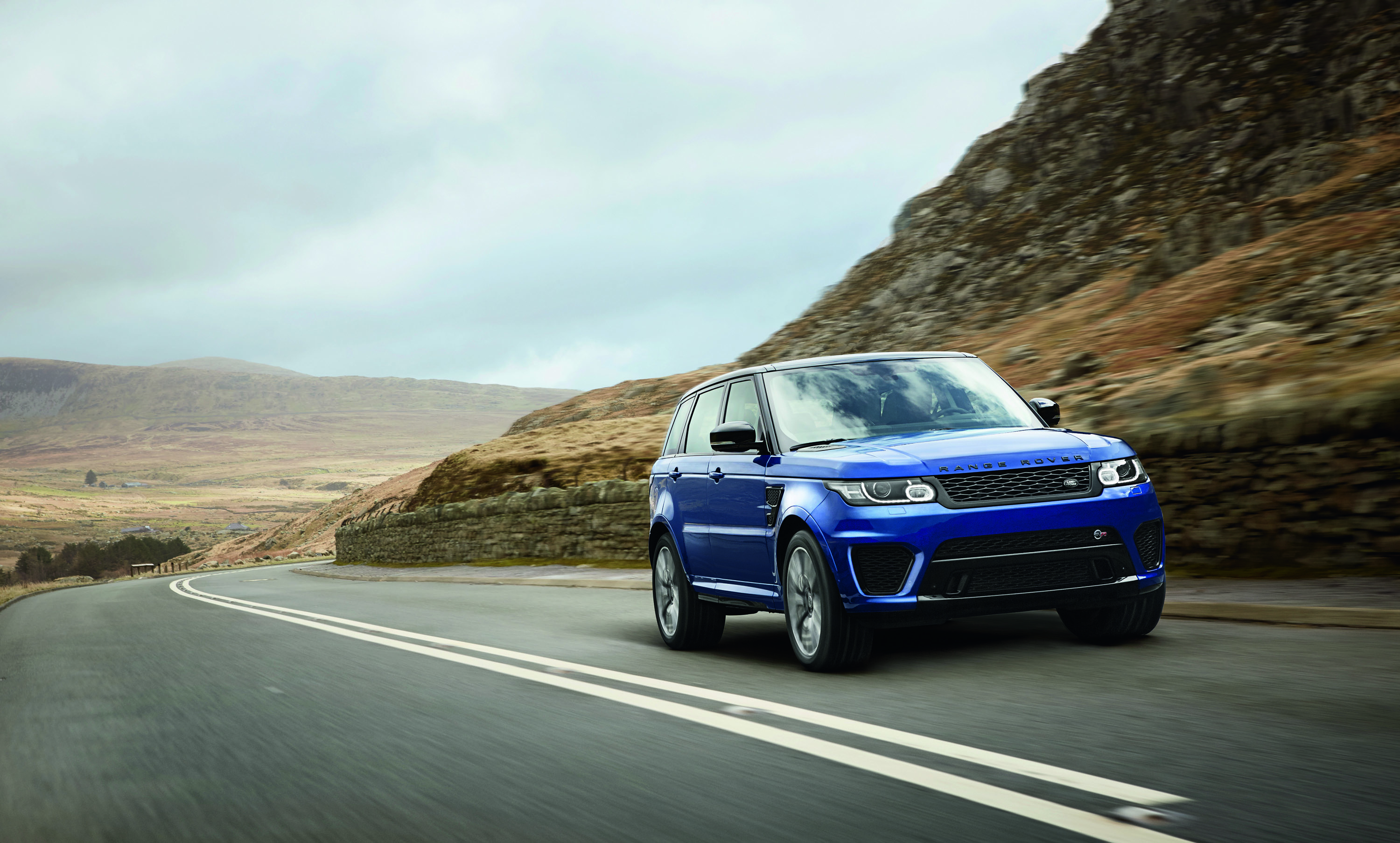 Тест драйв рендж ровер. Land Rover SVR. Range Rover SVR. Range Rover Sport SVR 2015. Land Rover Sport SVR.