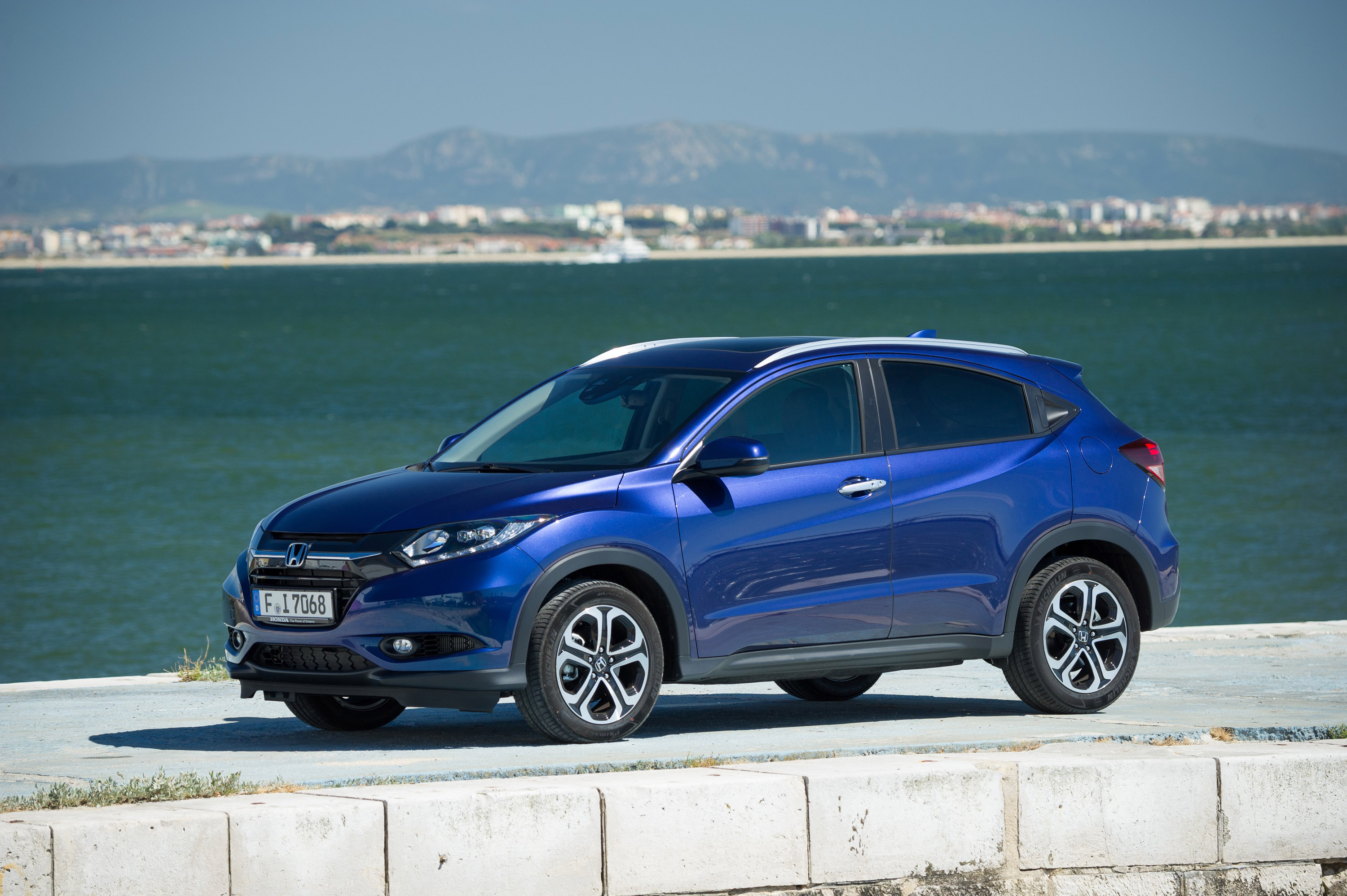 Хонда аш рв. Honda HR-V. Хонда ХРВ 2016. Новая Хонда HR V 2018.