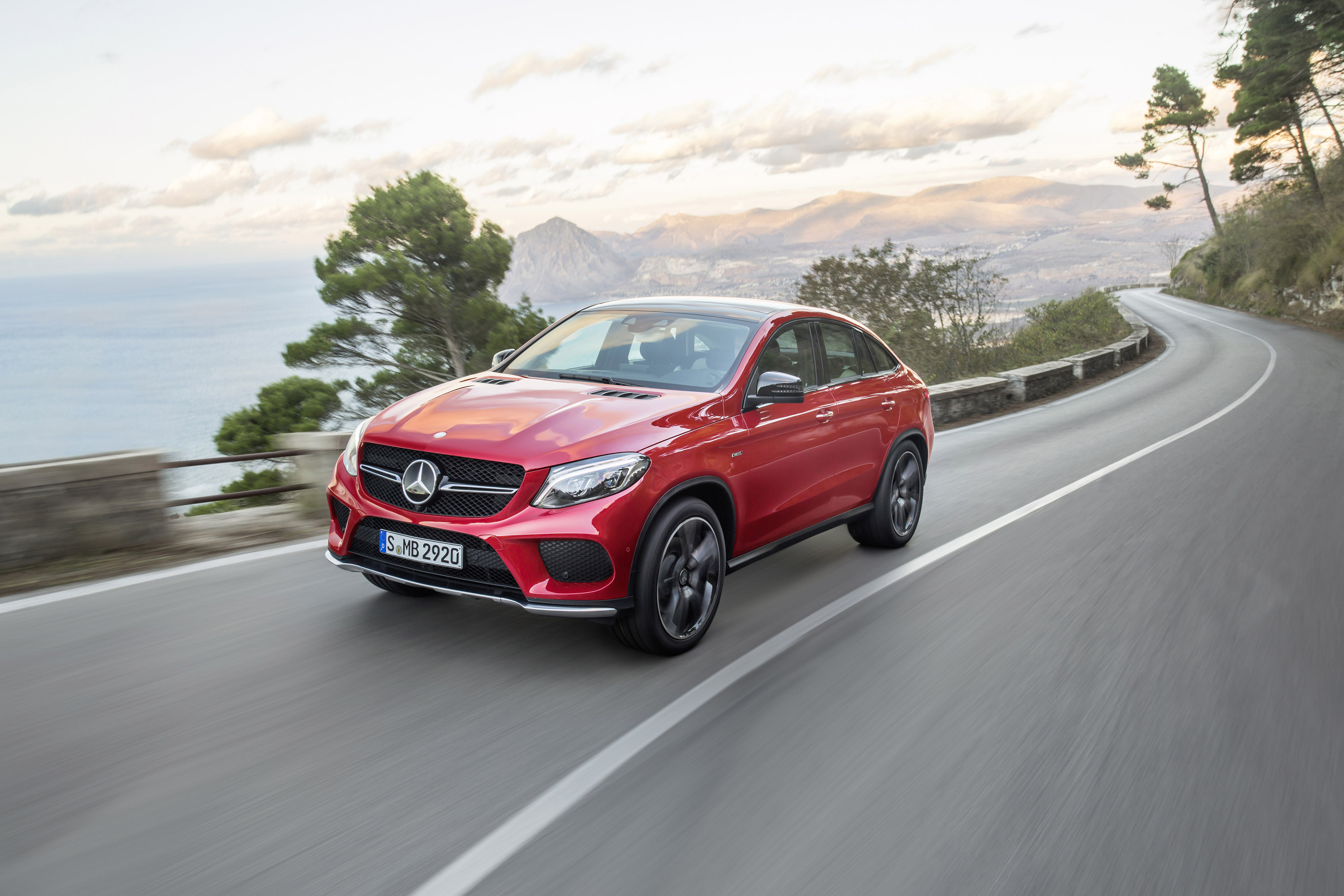 Mercedes benz gla coupe 2021. Мерседес gle coupe 2023. Gle класс coupe. Мерседес бенц gle 2016. Mercedes-benz gle coupe 2015 red.