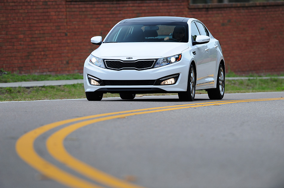 2012 Kia Optima SX Limited Front Angle