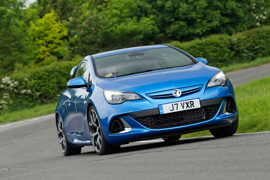 2012 Vauxhall Astra OPC-VXR Front Angle