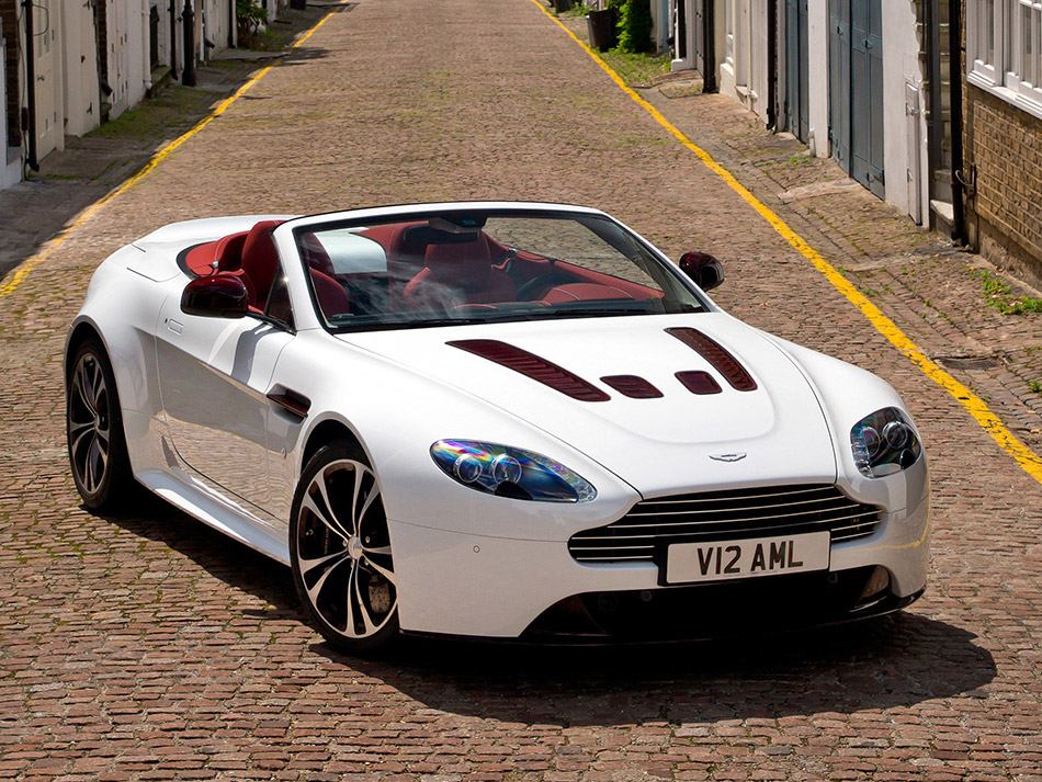 2013 Aston Martin V12 Vantage Roadster Front Angle