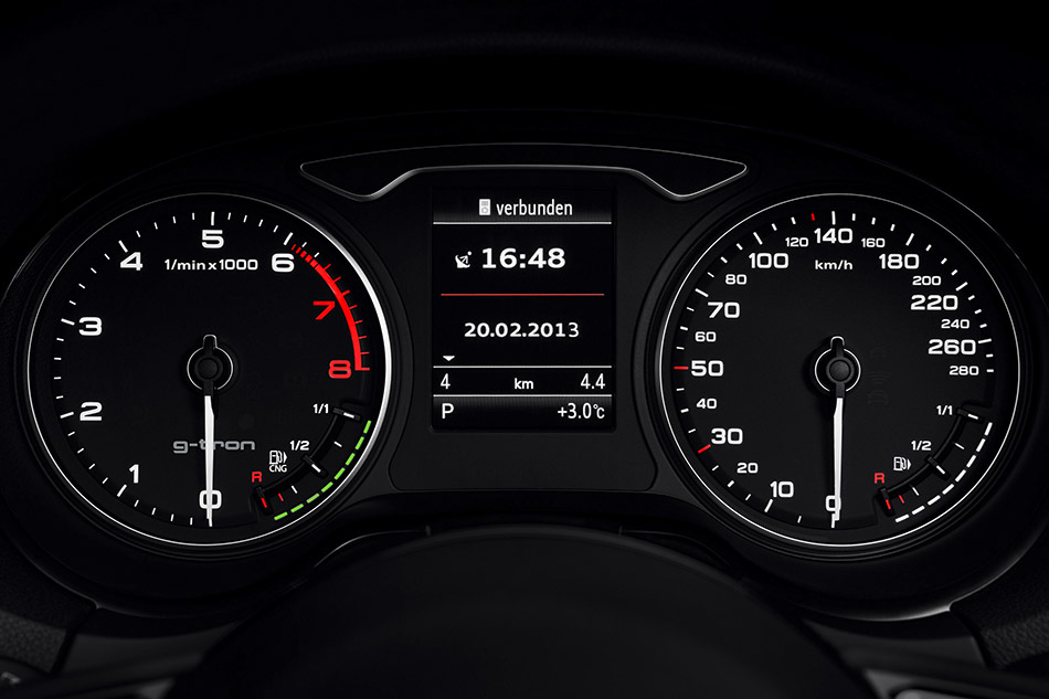 2013 Audi A3 Sportback g-tron Display