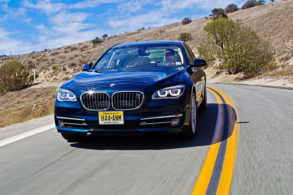 2013 BMW 7-Series Front Angle