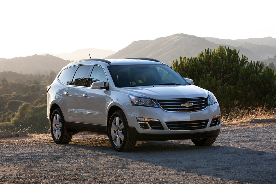 2013 Chevrolet Traverse Front Angle