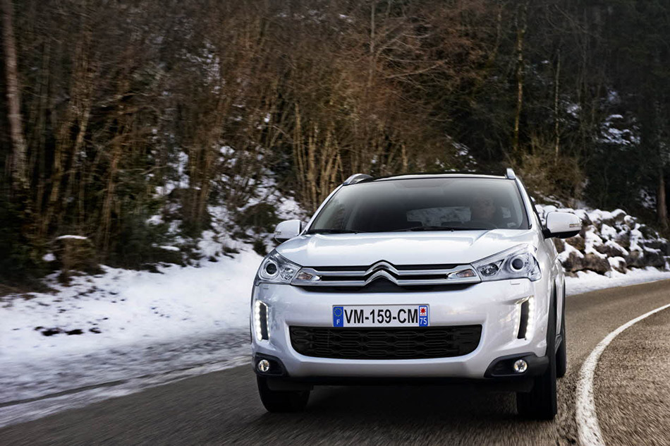 2013 Citroen C4 Aircross Front Angle