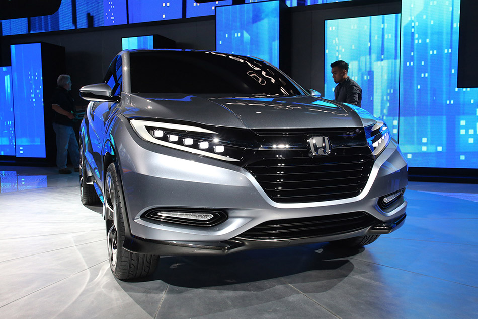 2013 Honda Urban SUV Concept Front Angle