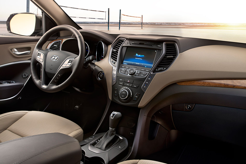 2013 Hyundai Santa Fe LWB Interior