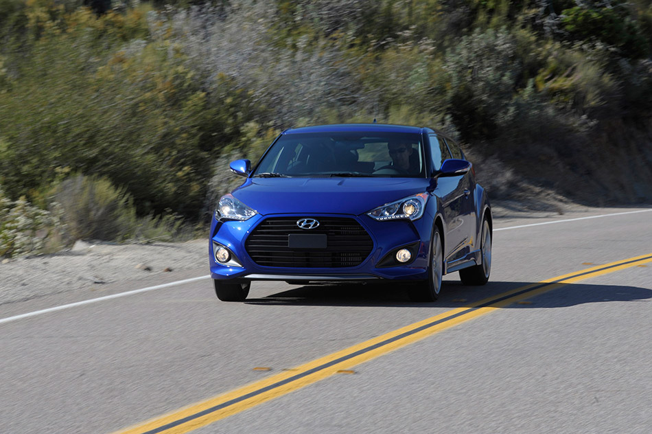 2013 Hyundai Veloster Turbo Front Angle