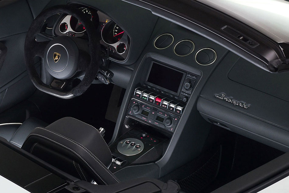 2013 Lamborghini Gallardo Interior