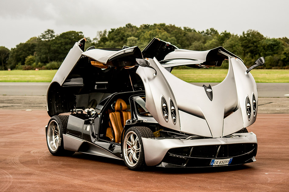 2013 Pagani Huayra Front Angle