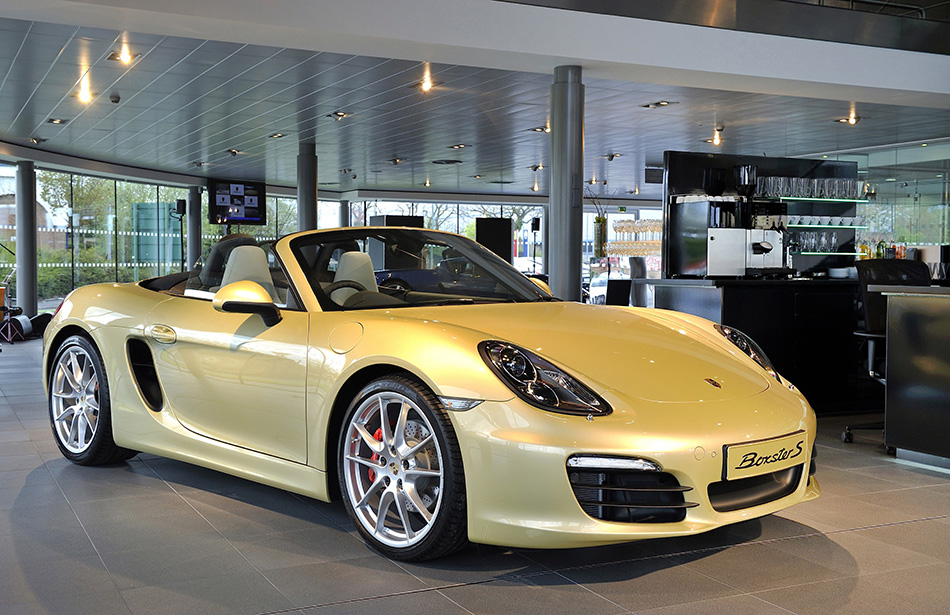 2013 Porsche Boxster Front Angle