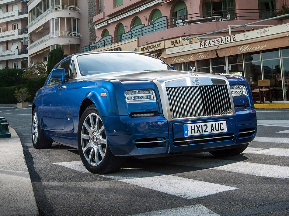 2013 Rolls-Royce Phantom Series II Front Angle