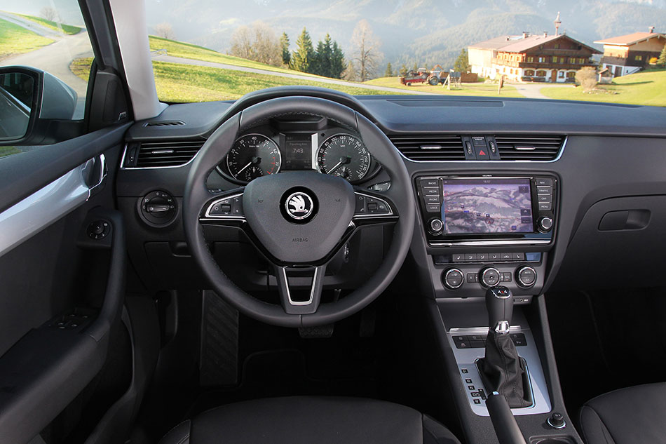 2013 SKODA Octavia Interior