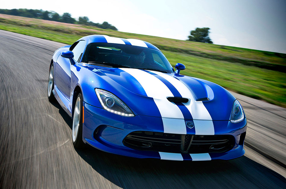 2013 SRT Viper GTS Front Angle