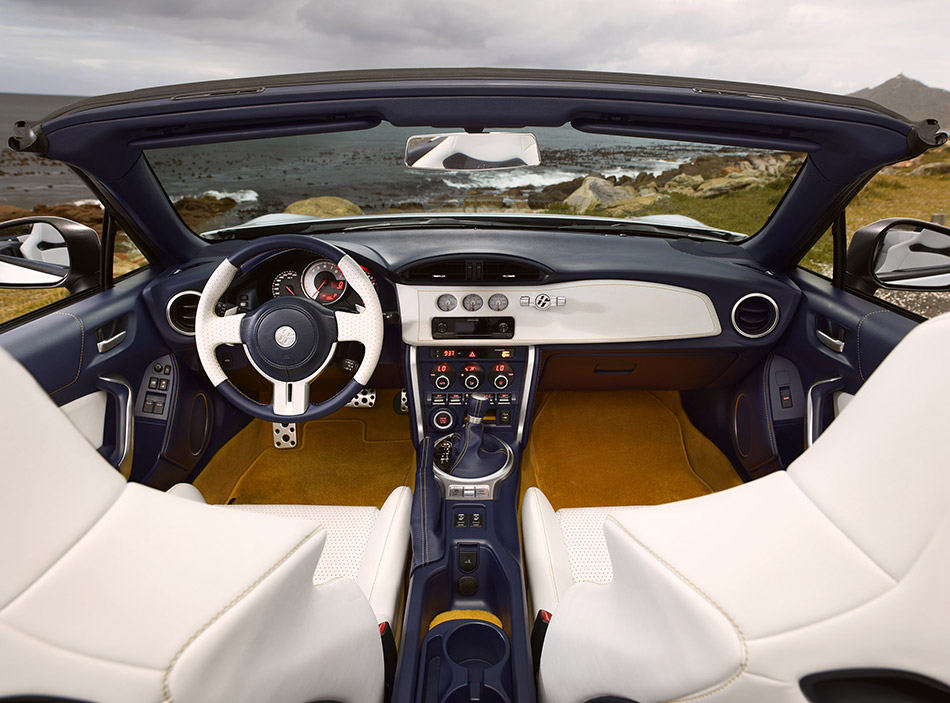 2013 Toyota FT-86 Open Concept Interior