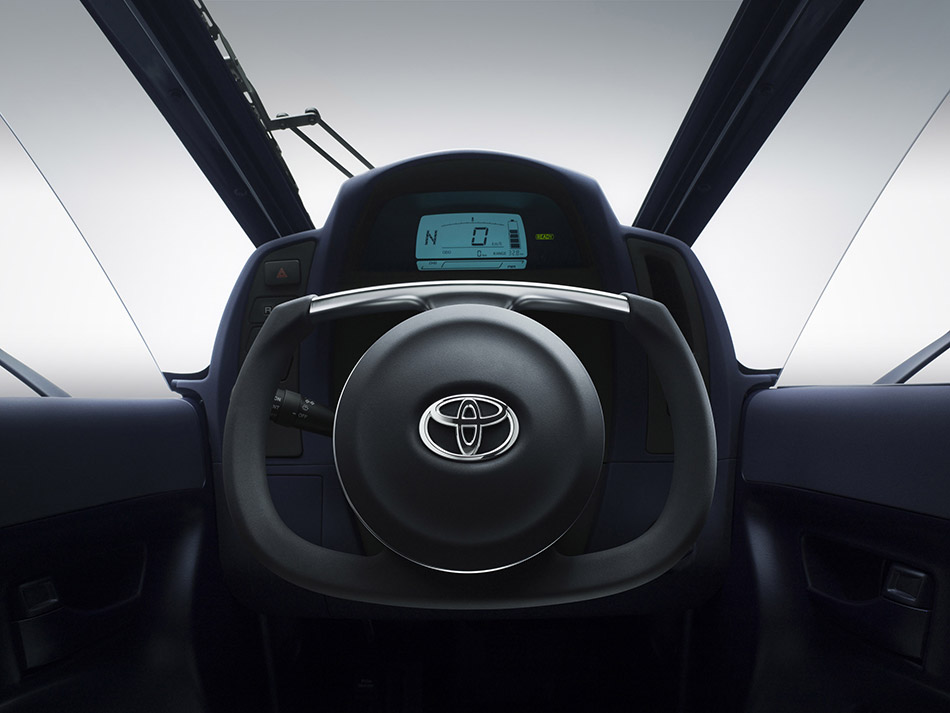 2013 Toyota i-ROAD Concept Interior