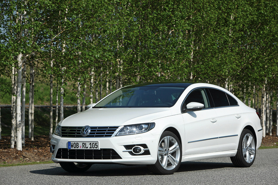 2013 Volkswagen CC R-Line Front Angle