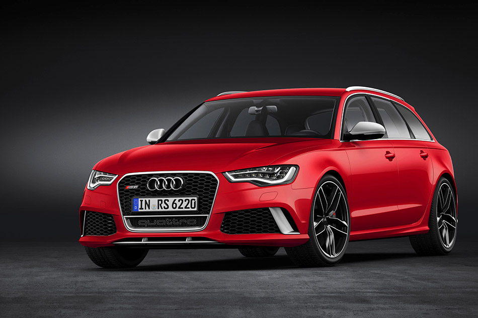 2014 Audi RS 6 Avant Front Angle