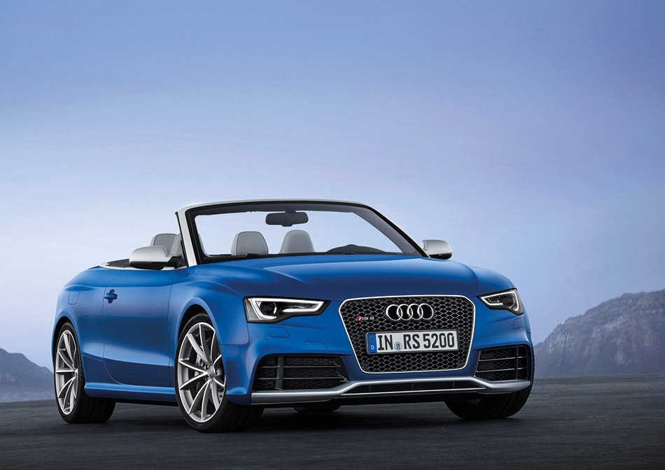 2014 Audi RS5 Cabriolet Front Angle