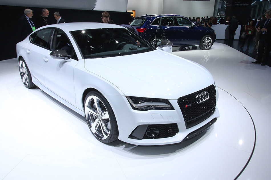 2014 Audi RS7 Front Angle