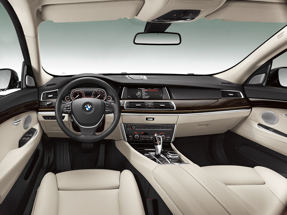 2014 BMW 5 Series Interior