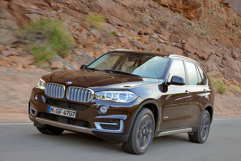 2014 BMW X5 Front Angle