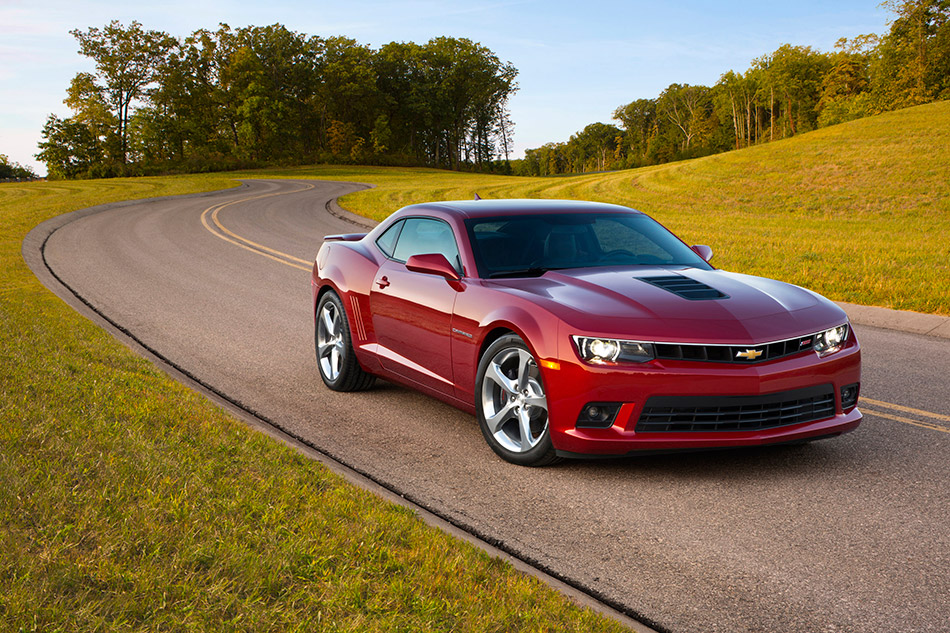 2014 Chevrolet Camaro SS Front Angle