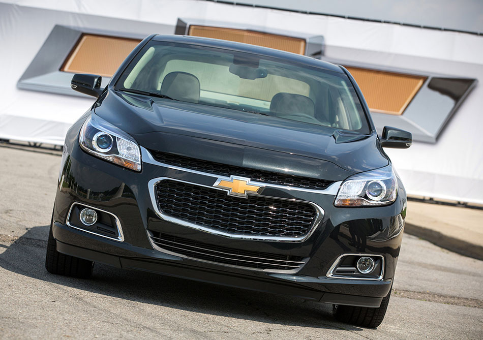 2014 Chevrolet Malibu Front Angle