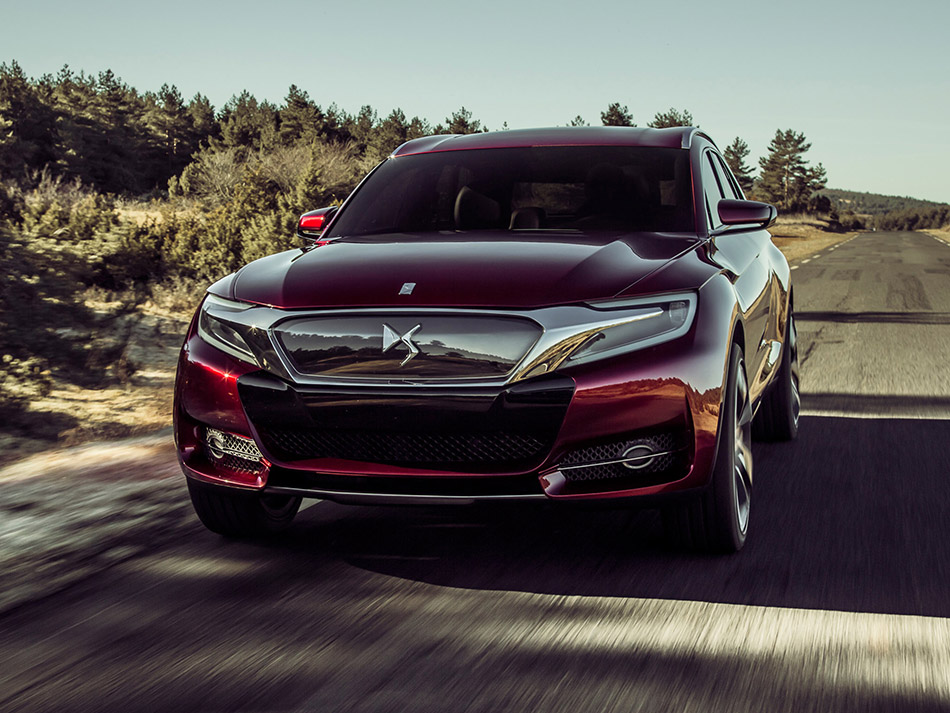 2014 Citroen DS Wild Rubis Concept Front Angle