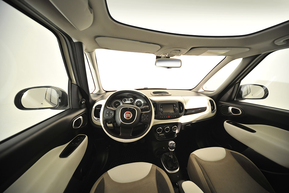 2014 Fiat 500L Interior