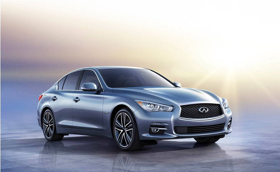 2014 Infiniti Q50 Front Angle