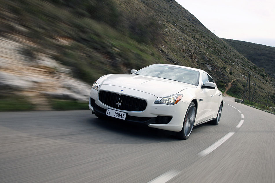 2014 Maserati Quattroporte Front Angle