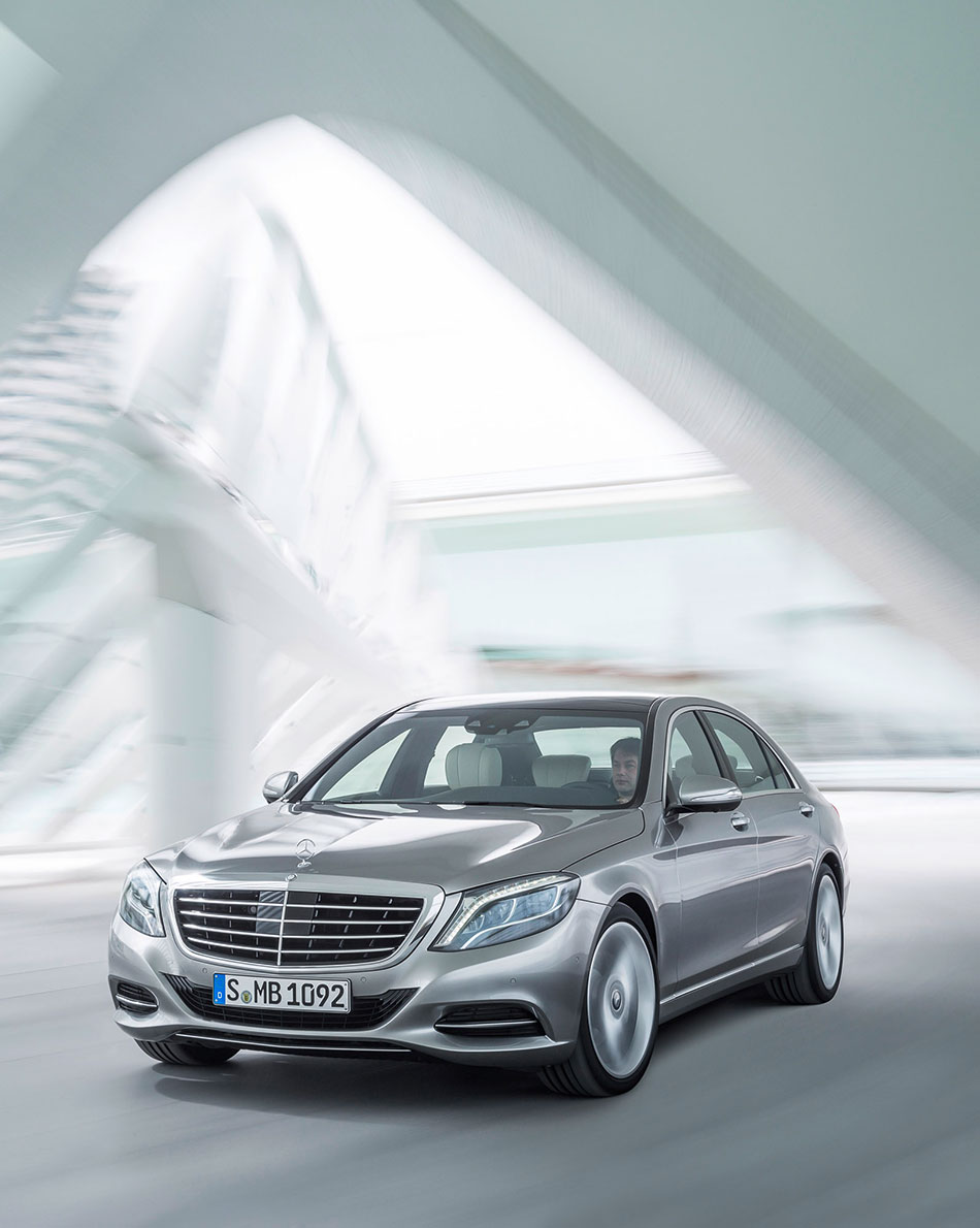 2014 Mercedes Benz S Class Front Angle