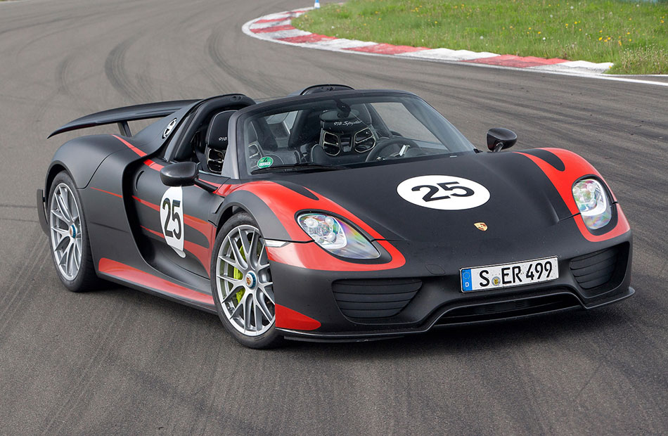 2014 Porsche 918 Spyder Front Angle