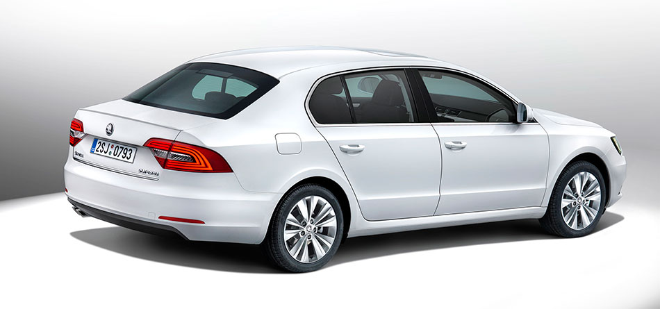 2014 Skoda Superb Rear Angle